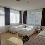 Lencses Apartmanhaz 索普隆