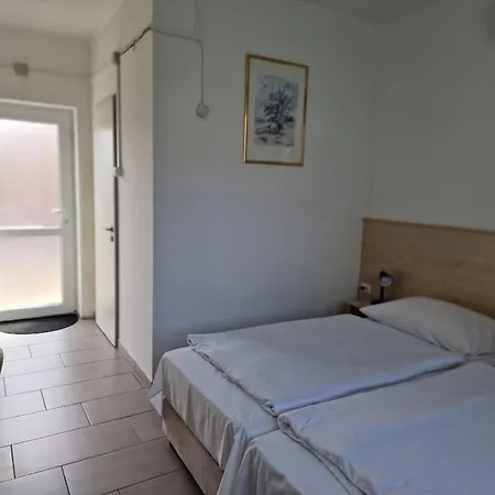 Lencses Apartmanhaz 3*