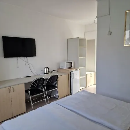 Lencses Apartmanhaz アパートホテル ショプロン