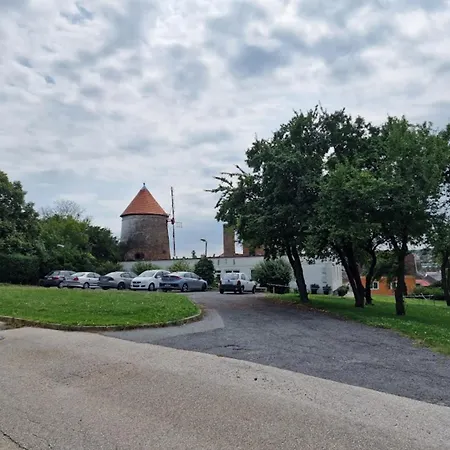 Lencses Apartmanhaz Sopron