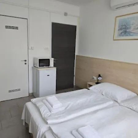 Lencses Apartmanhaz ショプロン