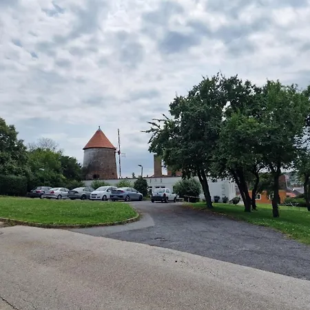 Lencses Apartmanhaz 3*