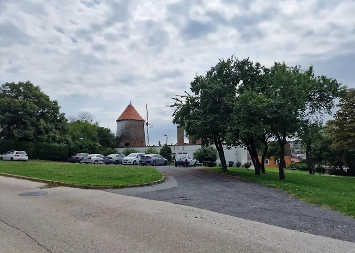 Lencses Apartmanhaz شوبرون